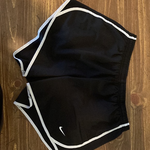 Nike running shorts, Woman’s small, brand new they didn’t fit - Picture 2 of 4